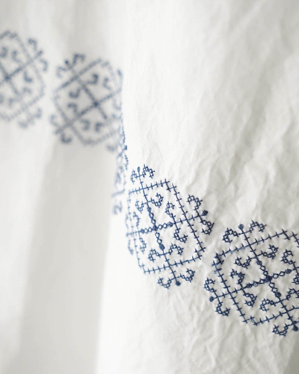 outil CHEMISIER COLETTA 開襟シャツ 刺繍 ツイル素材｜Crouka(クローカ)