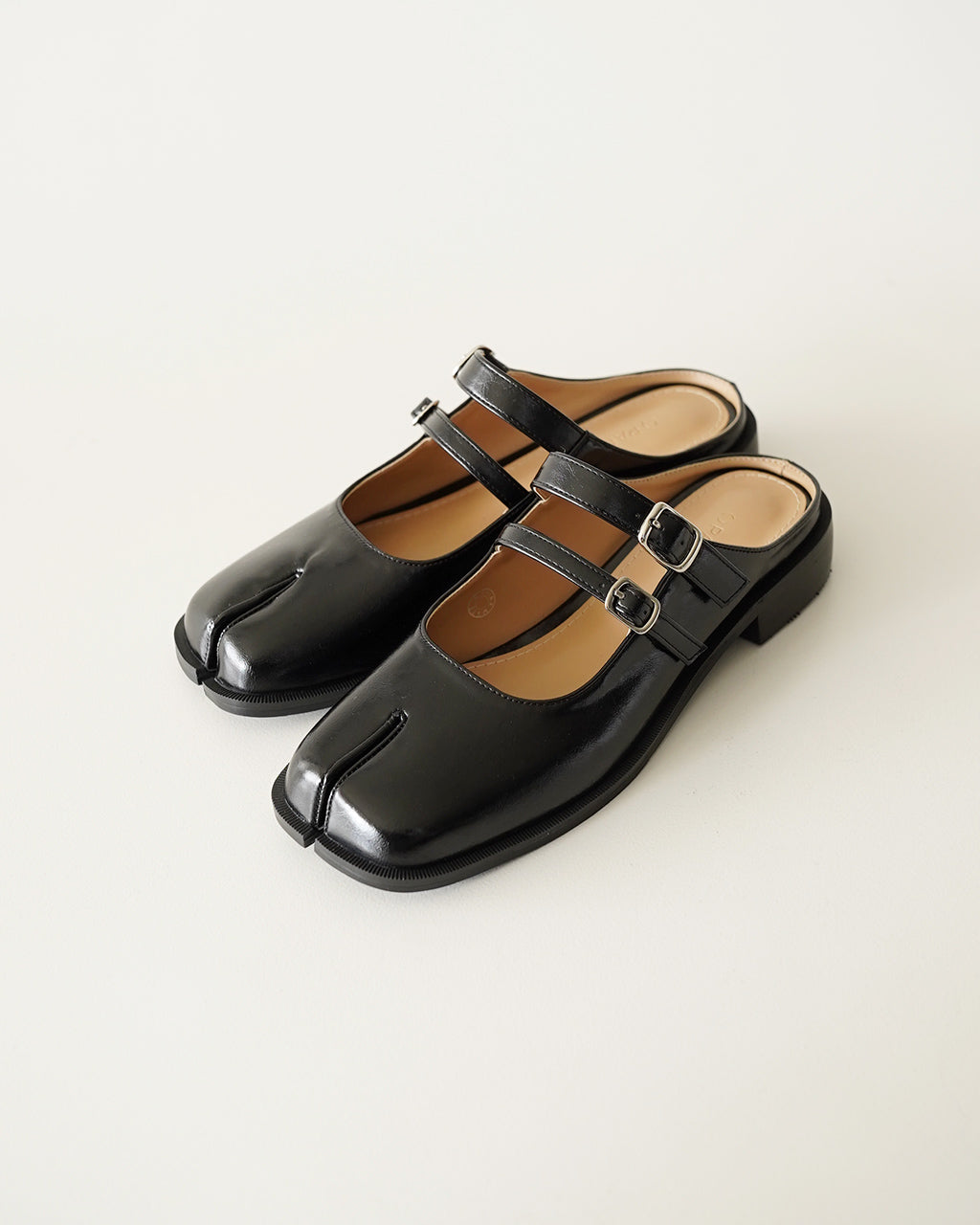 PAES ペイズ Double Buckle Mule ダブル バックル ミュール ストラップ | Crouka(クローカ)