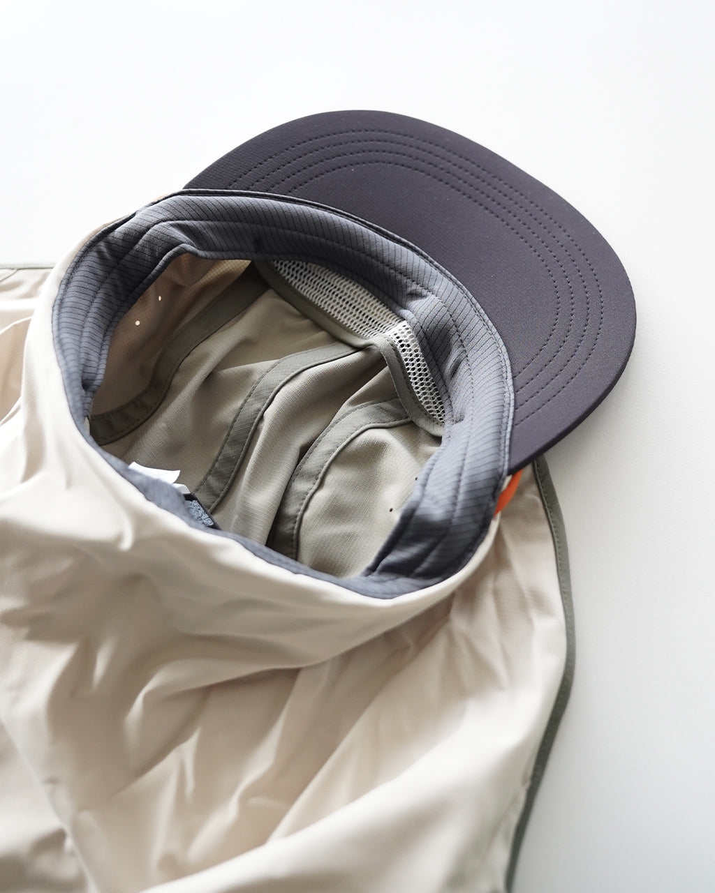 Caped Merganzer Hat 33570