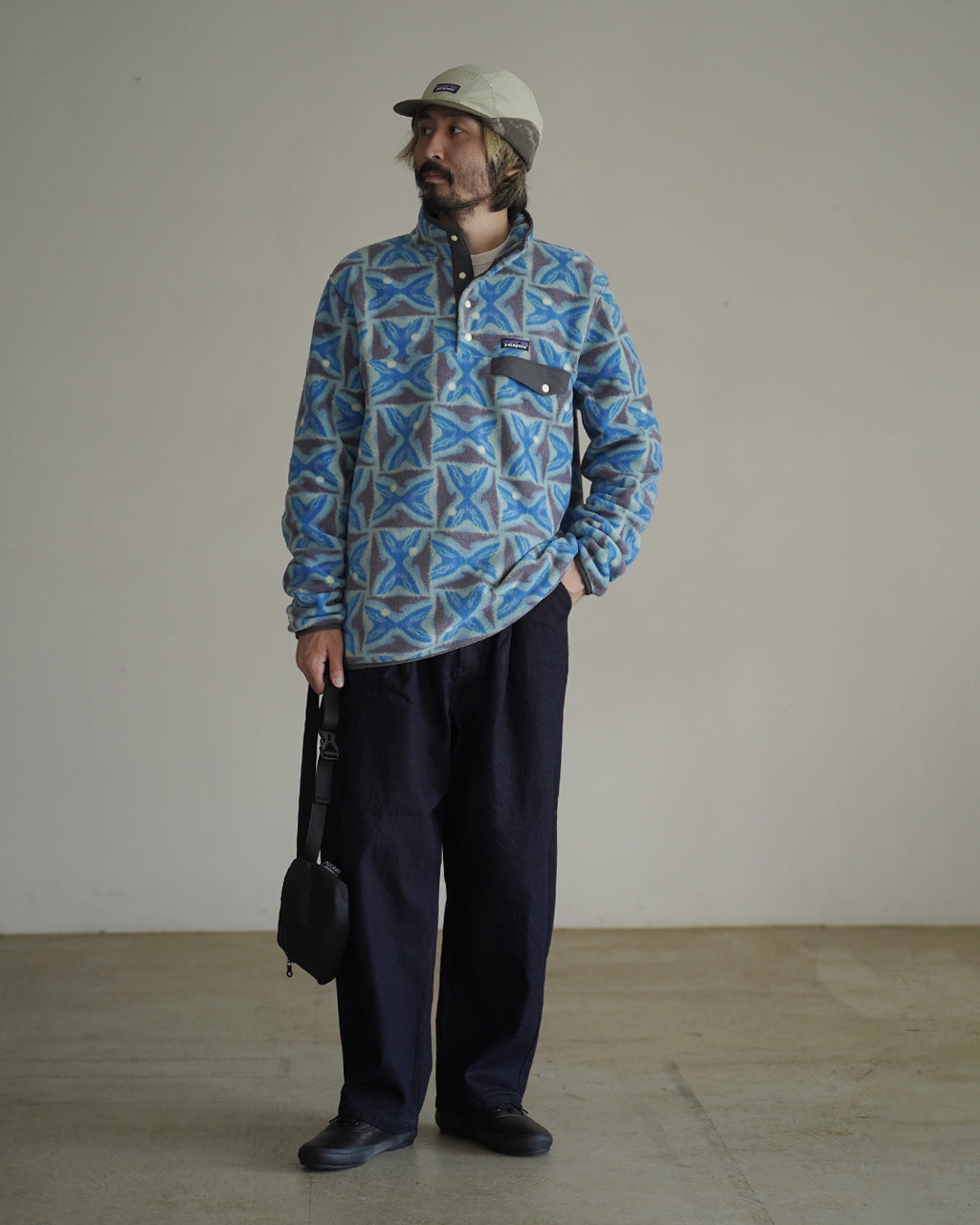 美品 Patagonia ロンスプ　1回着用のみ パタゴニア/patagonia M's LW Synch Snap-T P/O ライトウェイト