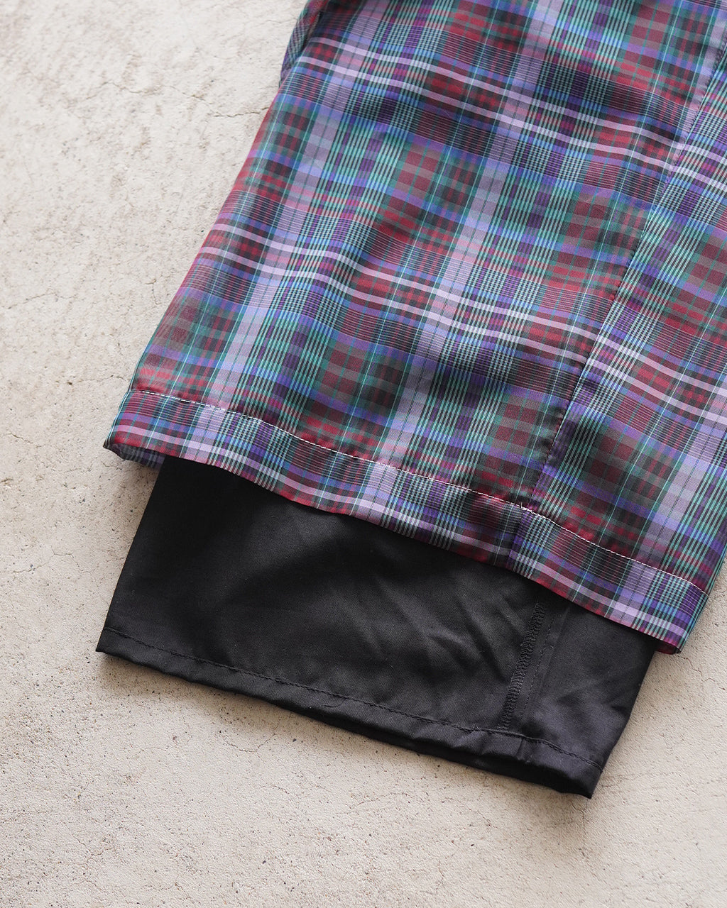 Semi-sheer yarn-dyed check tuck pants PO1S008