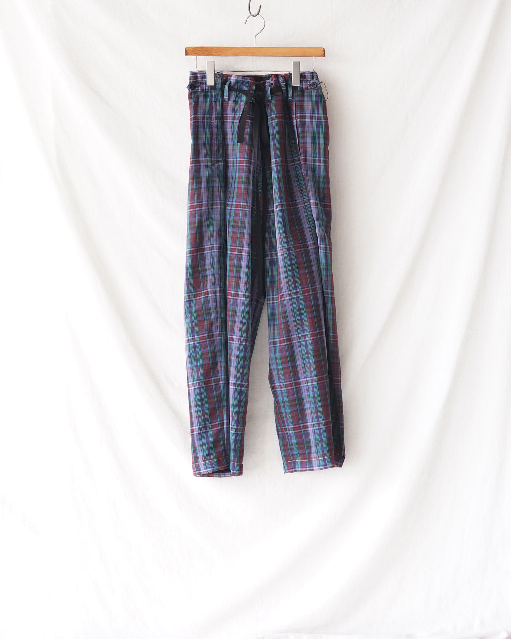 Semi-sheer yarn-dyed check tuck pants PO1S008