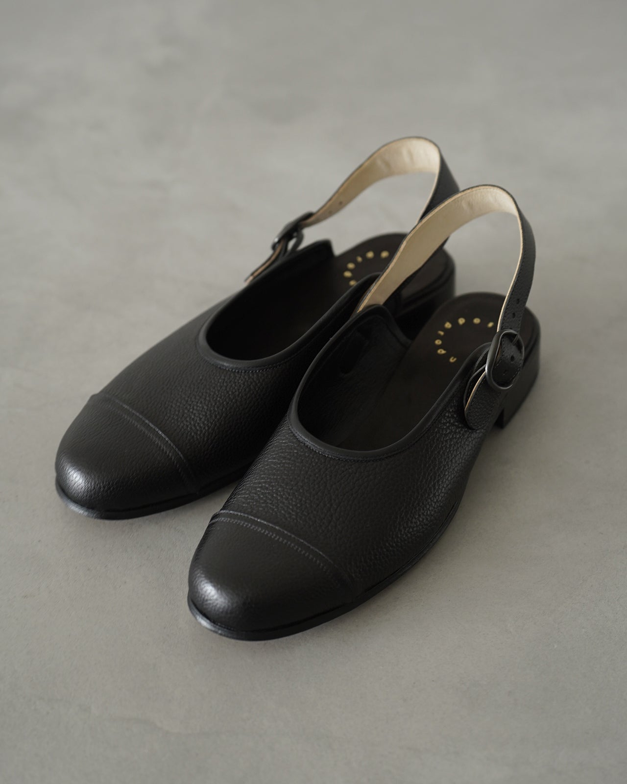 Post Production FACE Sandals Shrunk Cow ポストプロダクション