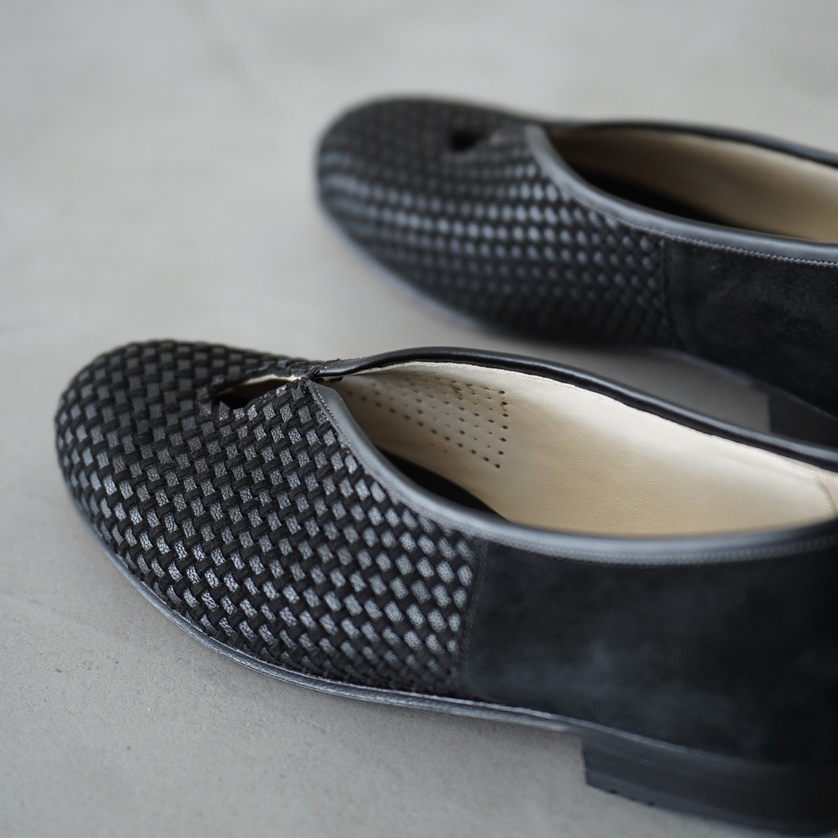 postproduction-tear-pumps-mesh 