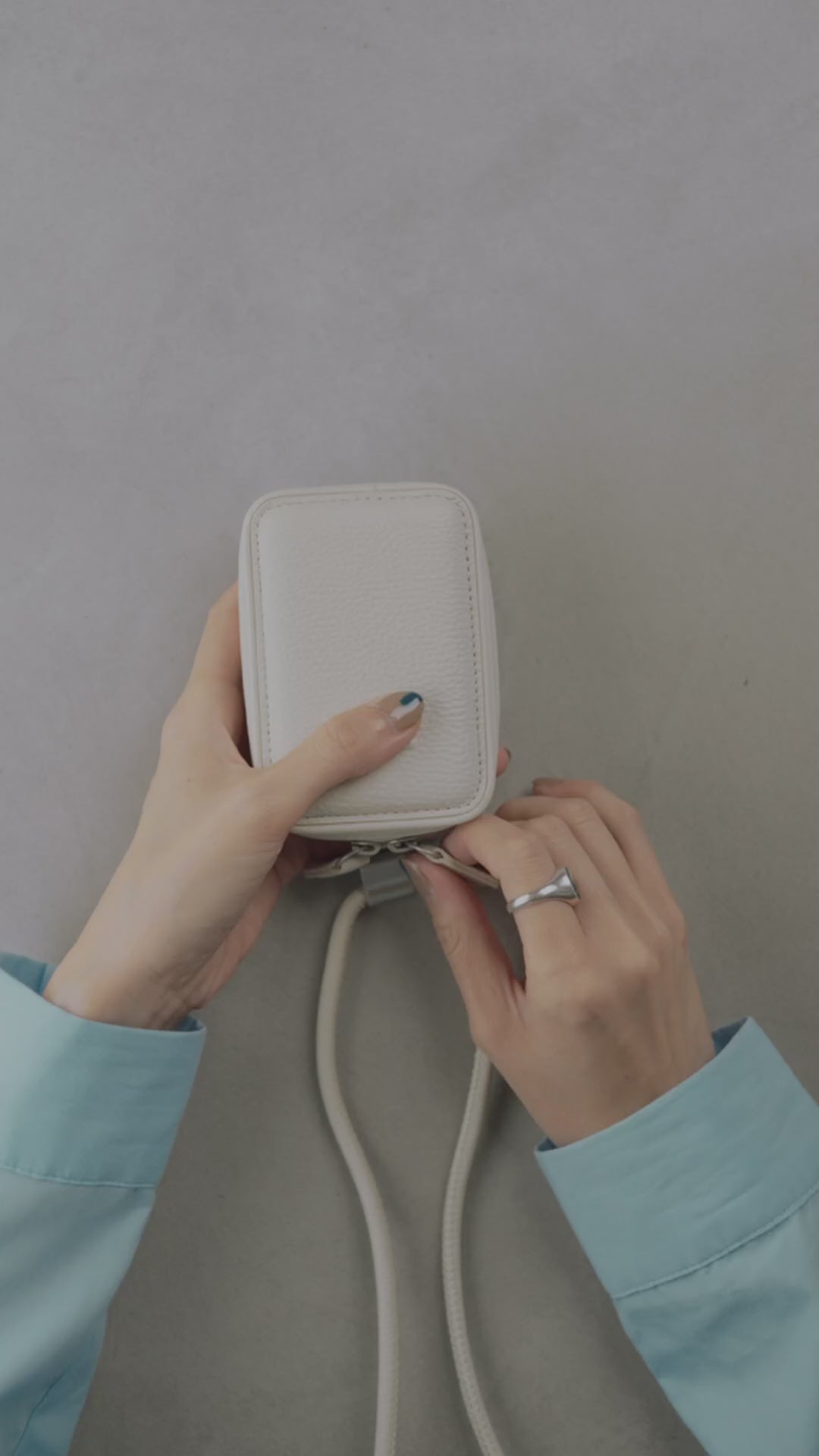 objects.io マイクロバッグ ワンマイルのお出かけも、スタイルのある