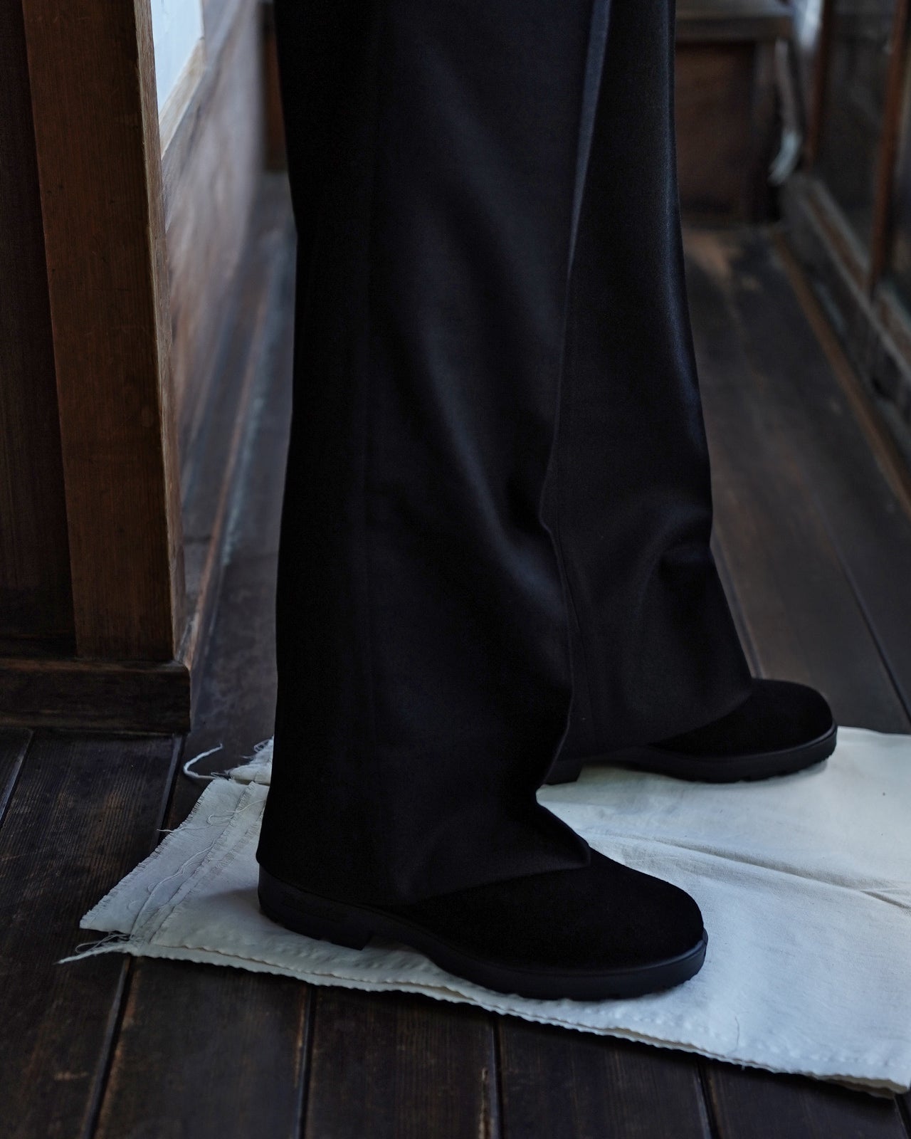 SEMI FLARED TROUSERS RM252-039
