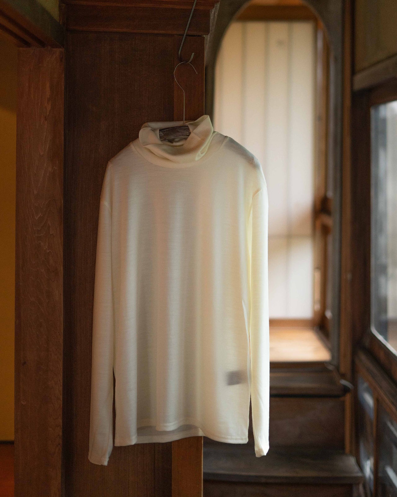 WASHABLE-WOOL HIGH NECK SHIRT RM252-043