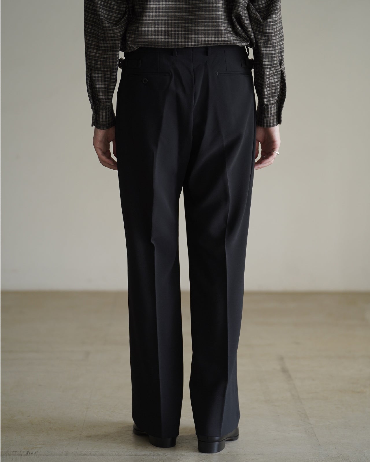 WIDE SEMI-FLARED TROUSERS RM262-005