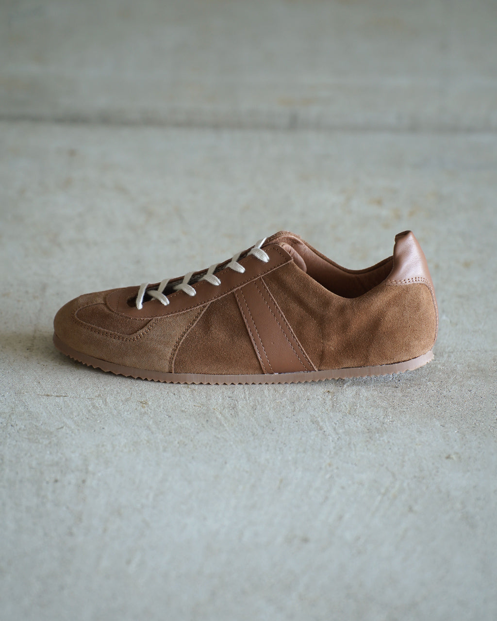 GERMAN MILITARY TRAINER 1714S