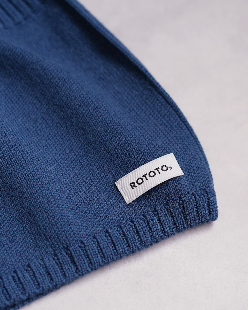 EXTRA FINE MERINO SEAMLESS SNOOD R5158