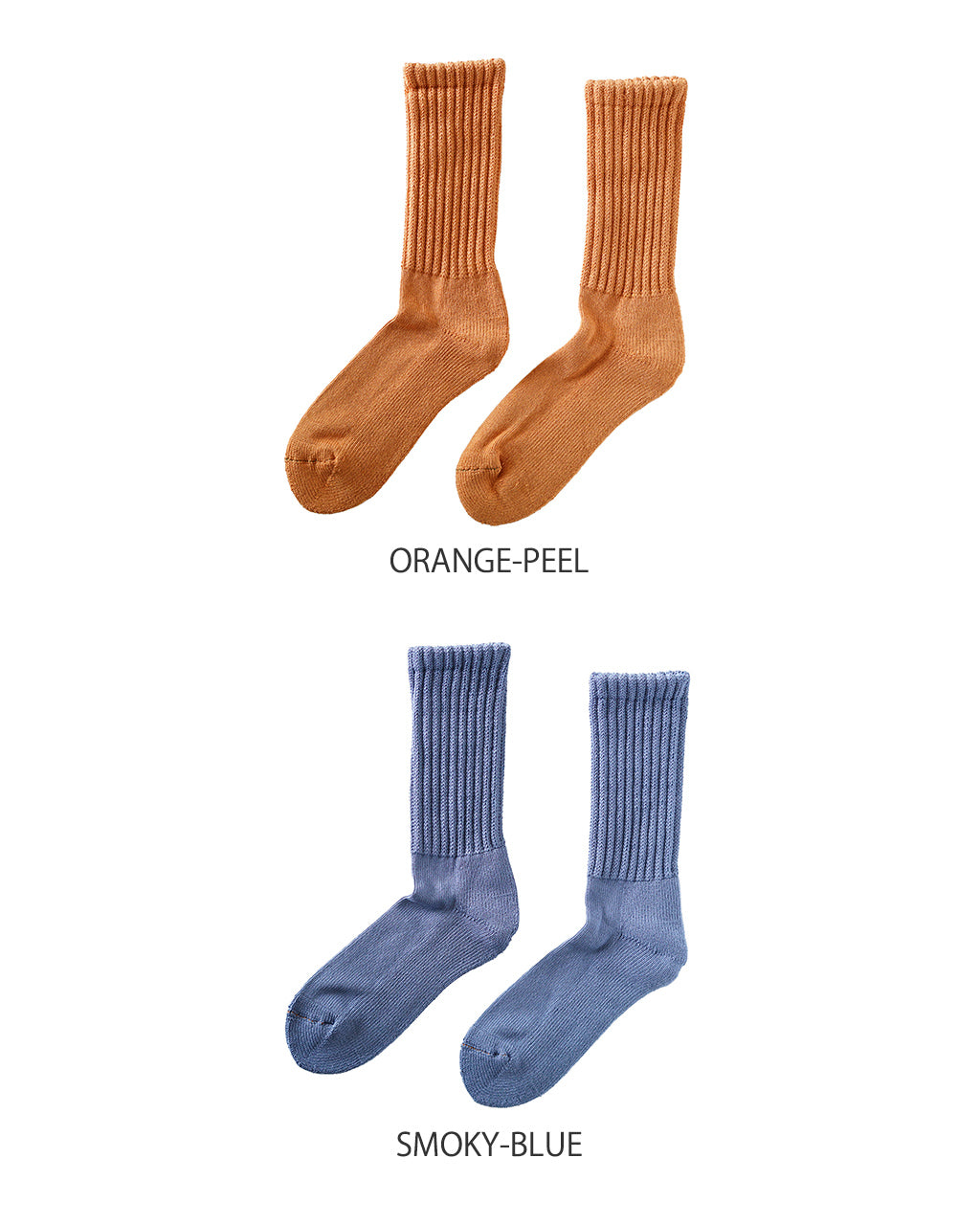 クルー丈ソックスの正面と側面が見えるデザイン。オレンジ系とネイビー系のカラーで、足首周りのリブ編みが特徴的。柔らかな質感とボリューム感のある編み目を描写。