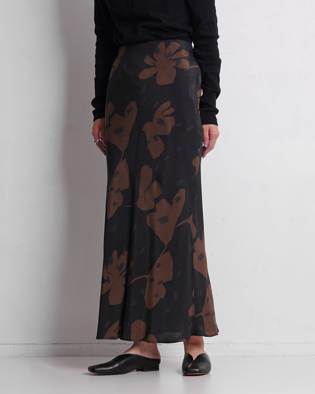 【SALE！30%OFF】SACRA サクラ モダン フラワー スカート MODERN FLOWER SKIRT 花柄 ロング丈 マキシ丈 タイトスカート 124513123【送料無料】