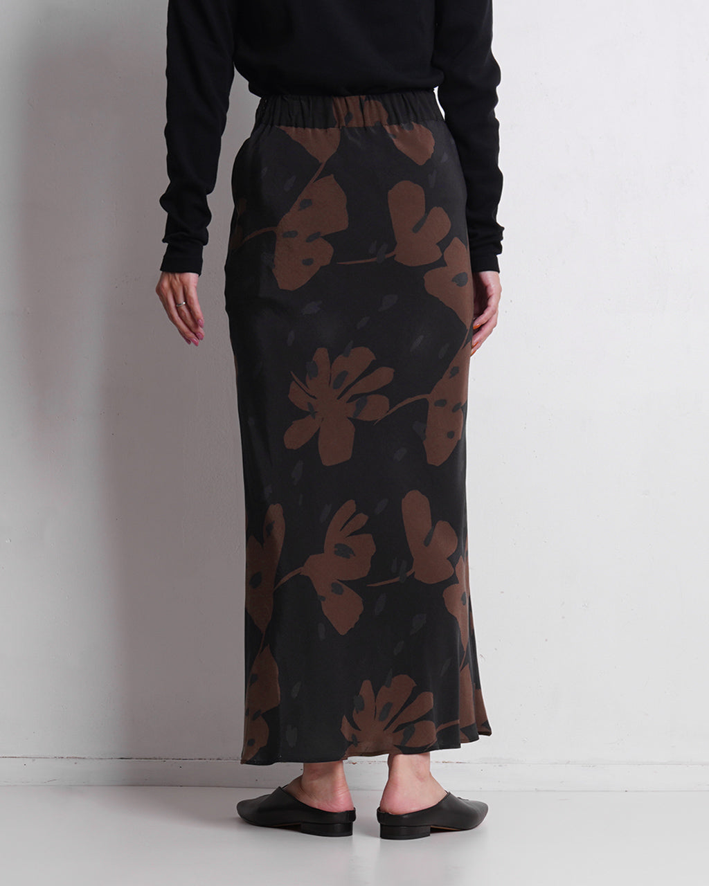 【SALE！30%OFF】SACRA サクラ モダン フラワー スカート MODERN FLOWER SKIRT 花柄 ロング丈 マキシ丈 タイトスカート 124513123【送料無料】