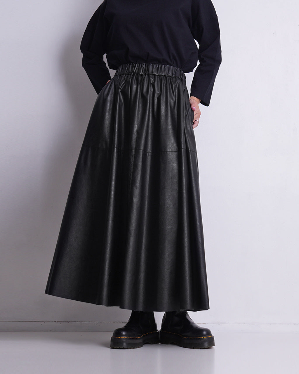 SACRA サクラ シンセティック レザー スカート SYNTHETIC LEATHR SKIRT イージースカート ロング丈 フレア 124522122【送料無料】