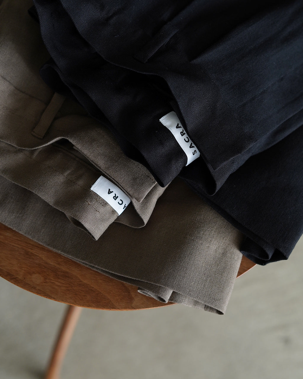 LINEN WOOL GABARDINE HALF PANTS 126101112