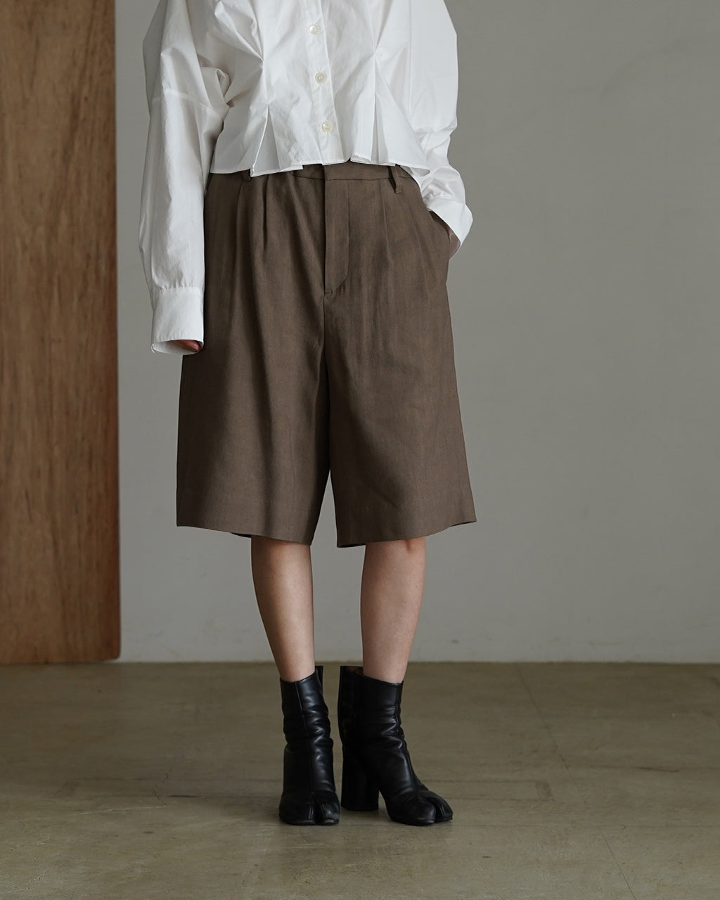 LINEN WOOL GABARDINE HALF PANTS 126101112