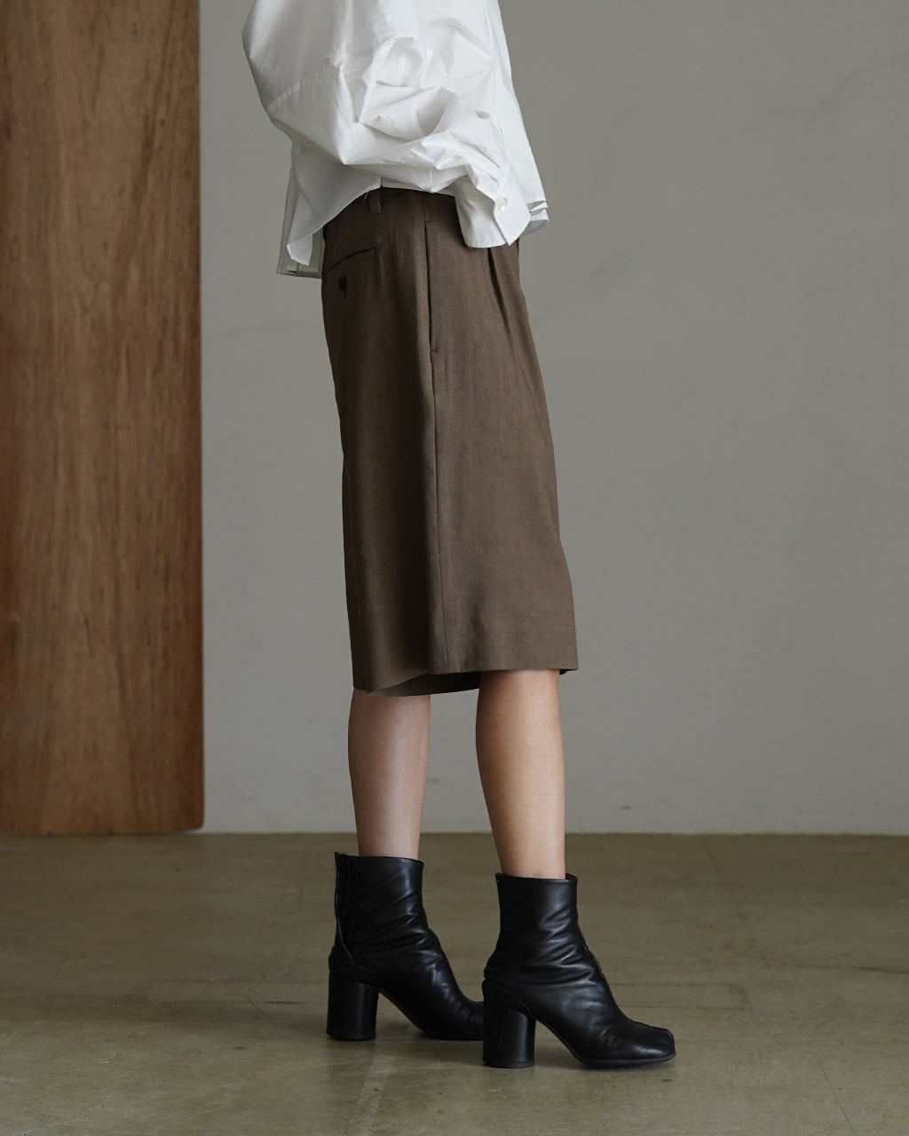 LINEN WOOL GABARDINE HALF PANTS 126101112