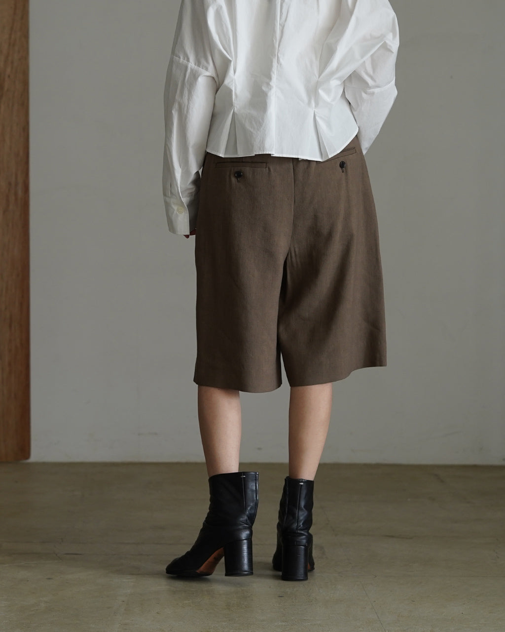 LINEN WOOL GABARDINE HALF PANTS 126101112