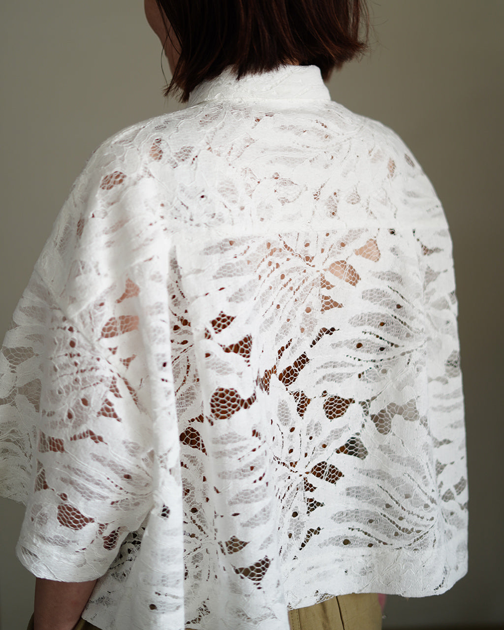 LEAF RASCHEL LACE CROPPED SHIRT 126113071