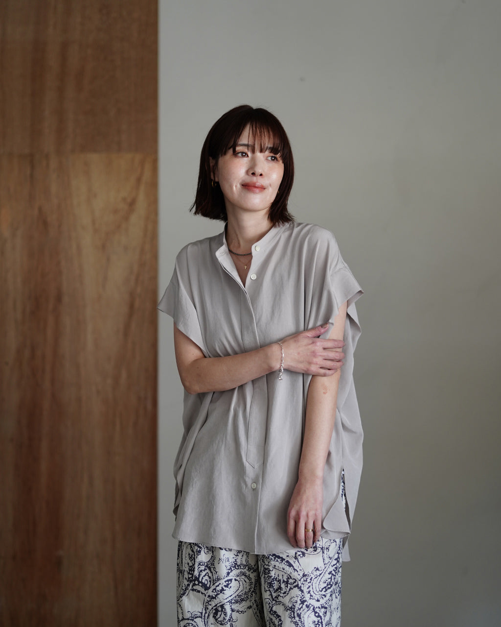 tris tee macra着用 SACRA サクラ トリアセテート マイクロ クレープ シャツ レディース