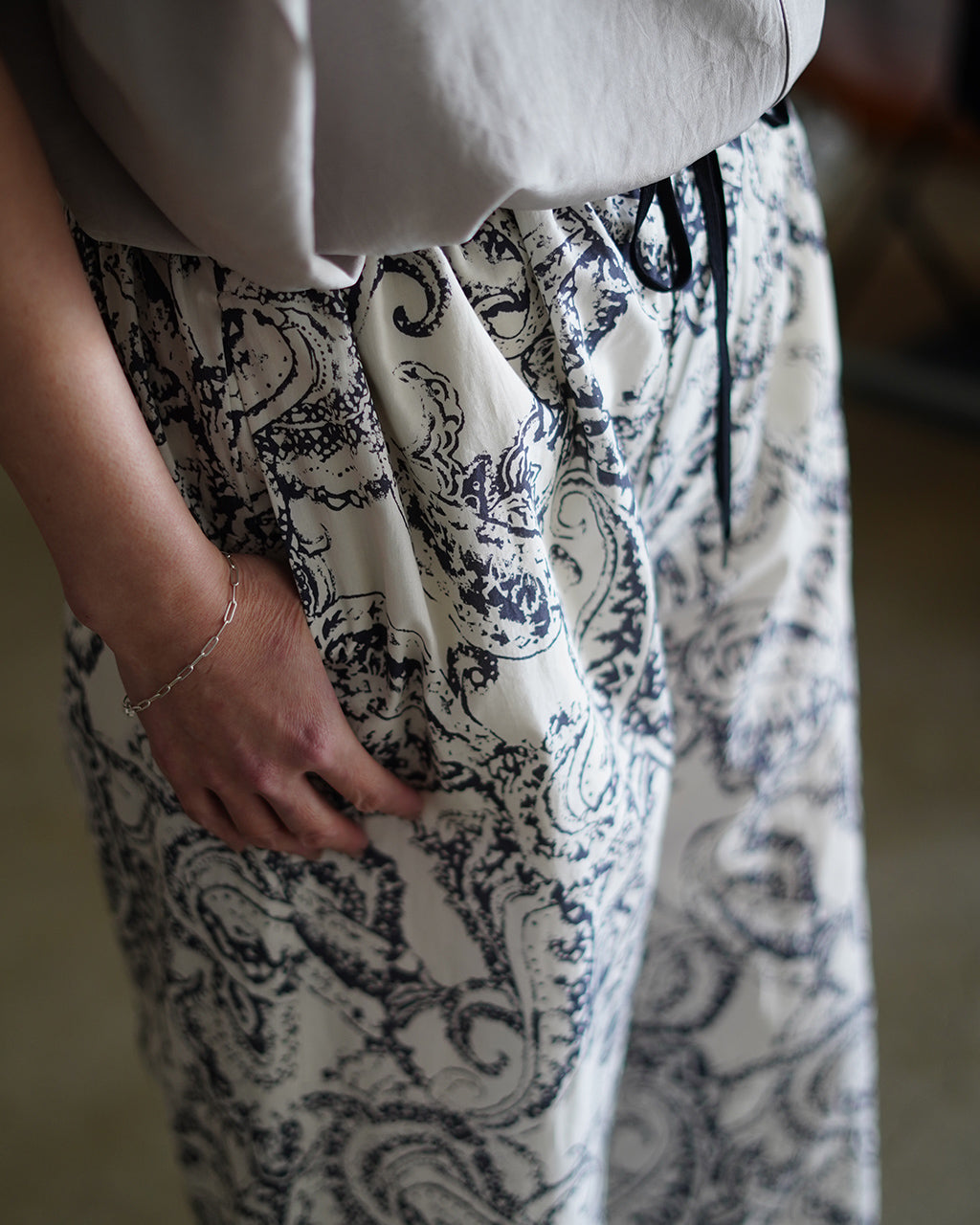 BLURRED PAISLEY PANTS 126119111