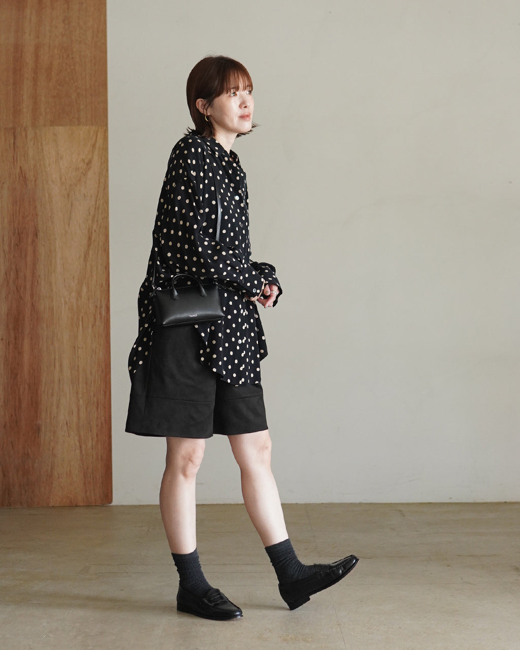 SYNTHETIC SUEDE SHORTS 126520111