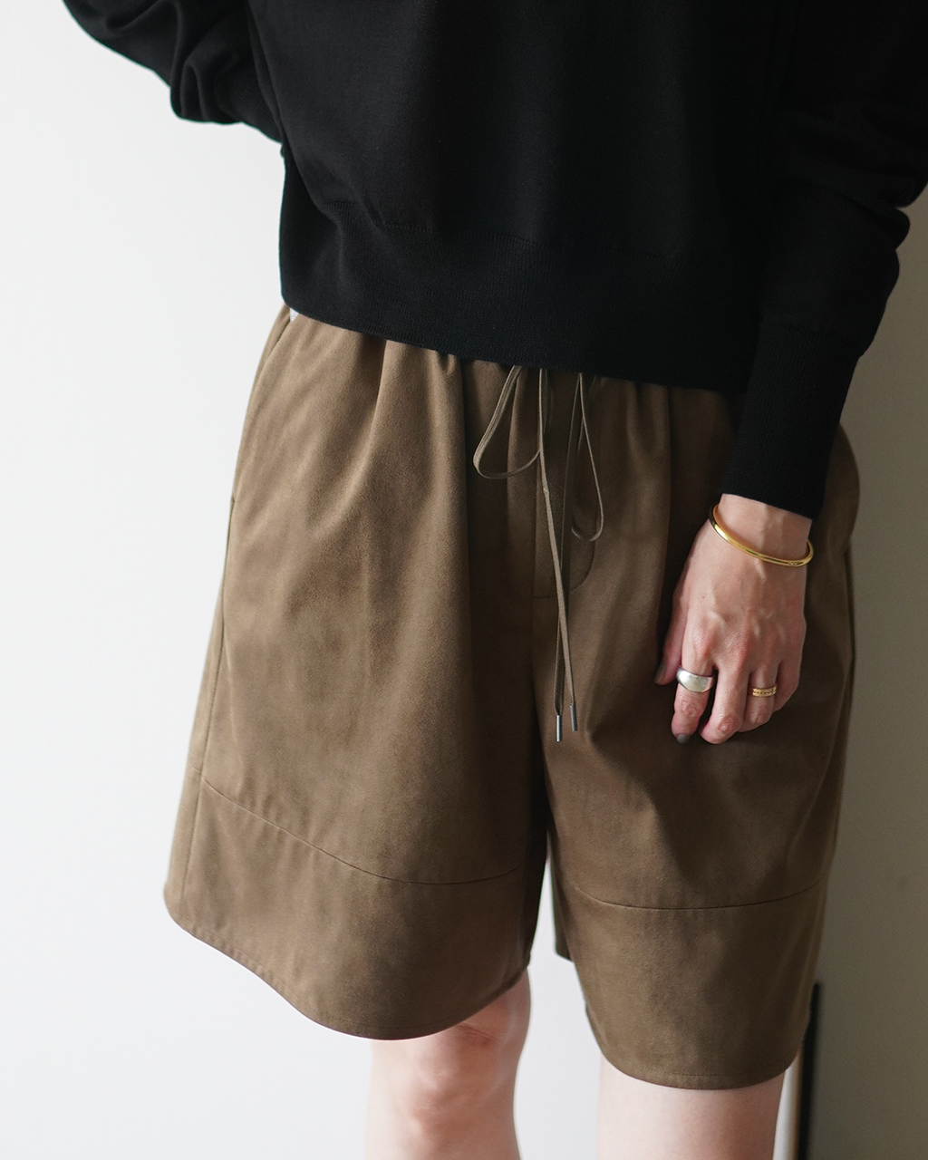 SYNTHETIC SUEDE SHORTS 126520111