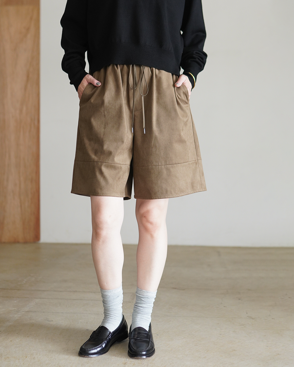 SYNTHETIC SUEDE SHORTS 126520111