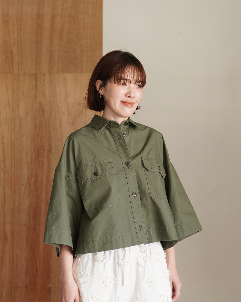 SACRA サクラ コットンホースクロス クロップドシャツ レディース