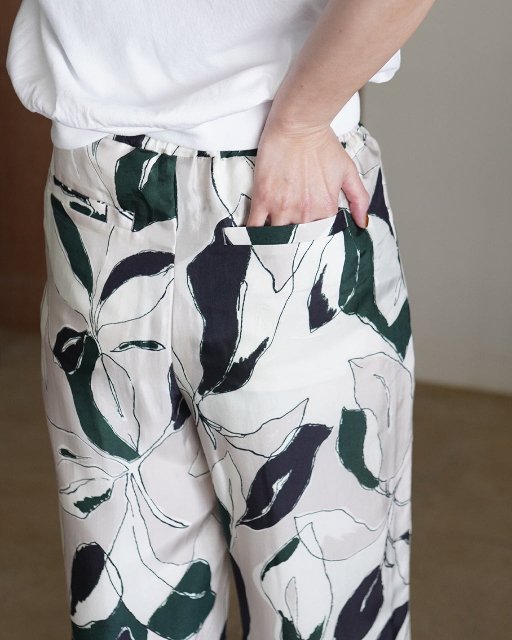 衣料品 Women's サクラ/SACRA モダン リーフ パンツ レディース MODERN