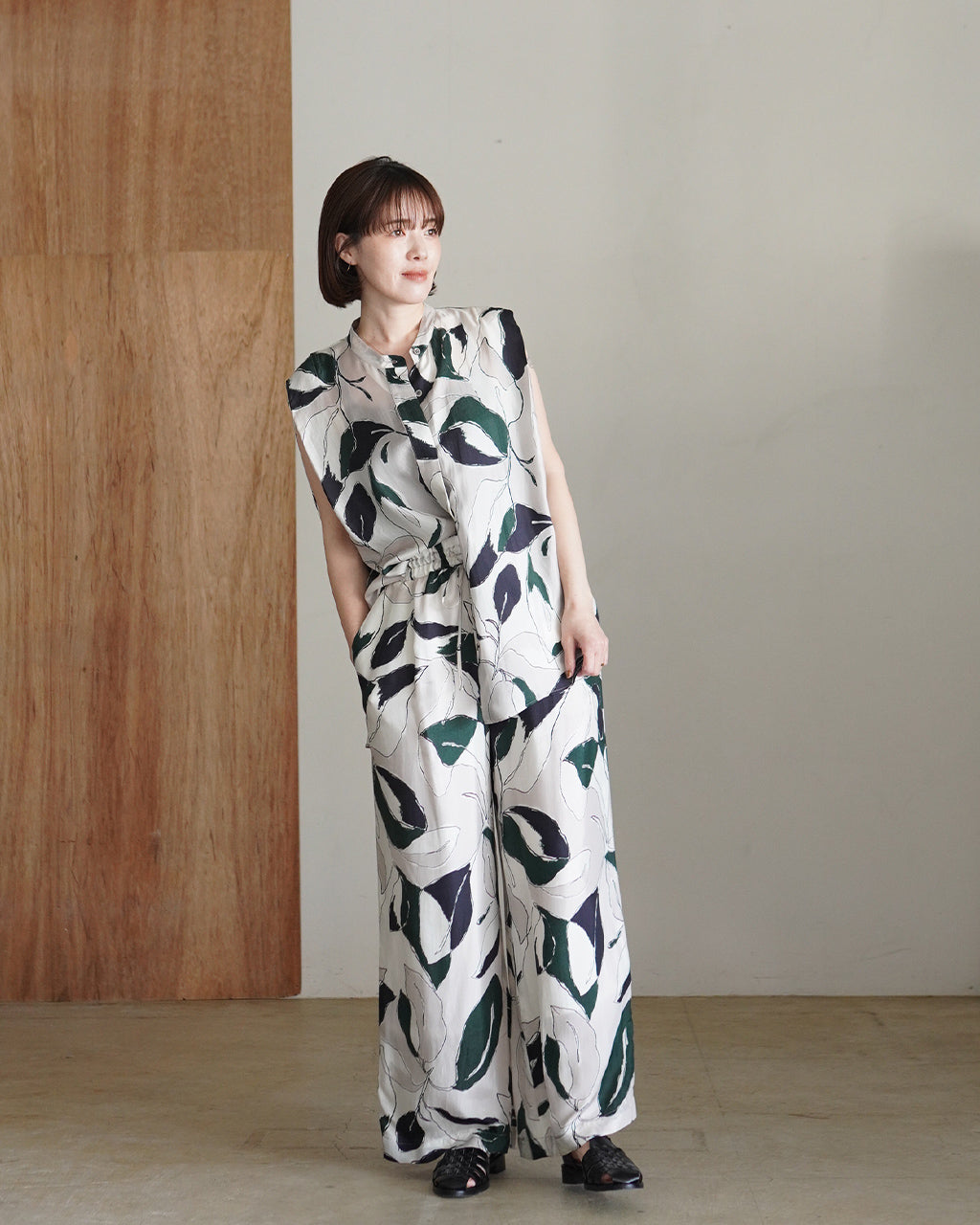 衣料品 Women's サクラ/SACRA モダン リーフ パンツ レディース MODERN