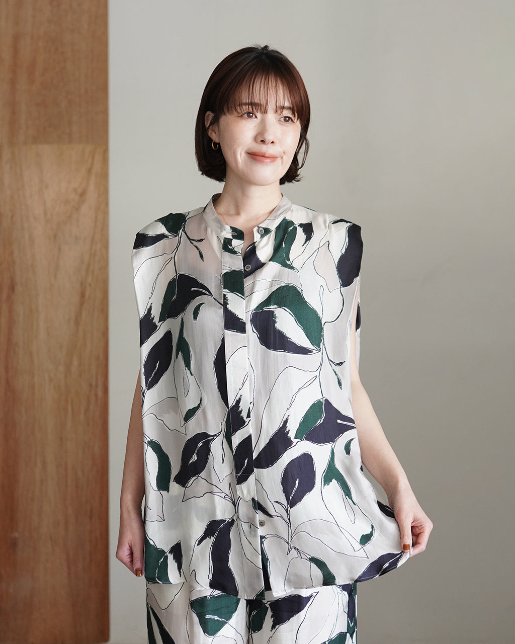 MODERN LEAVES TOP 126213071