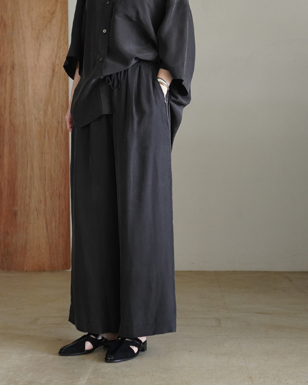 PREMIUM SILK SANDWASH PANTS 126207113