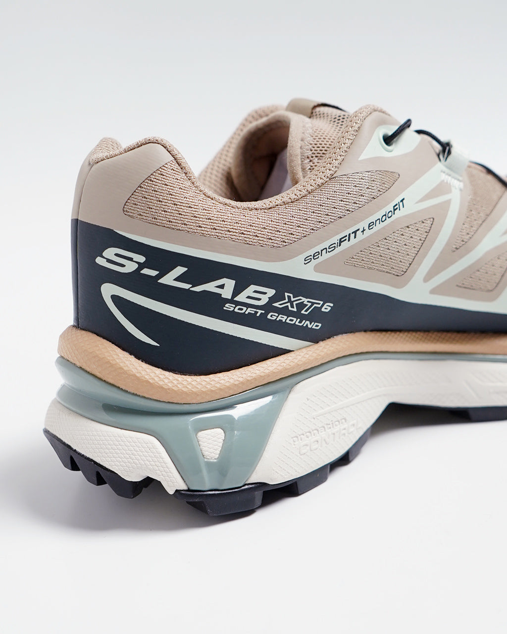 ＼早得24時間限定ポイント10倍／SALOMON サロモン XT-6 スポーツスタイルシューズ スニーカー ローカット 靴 L47737400 軽量＆高耐久【送料無料】