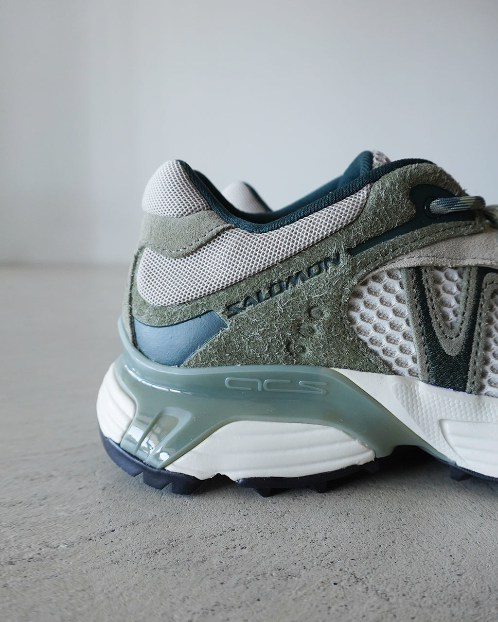 SALOMON サロモン XT-WHISPER EMBROIDERY スニーカー 靴 レディース