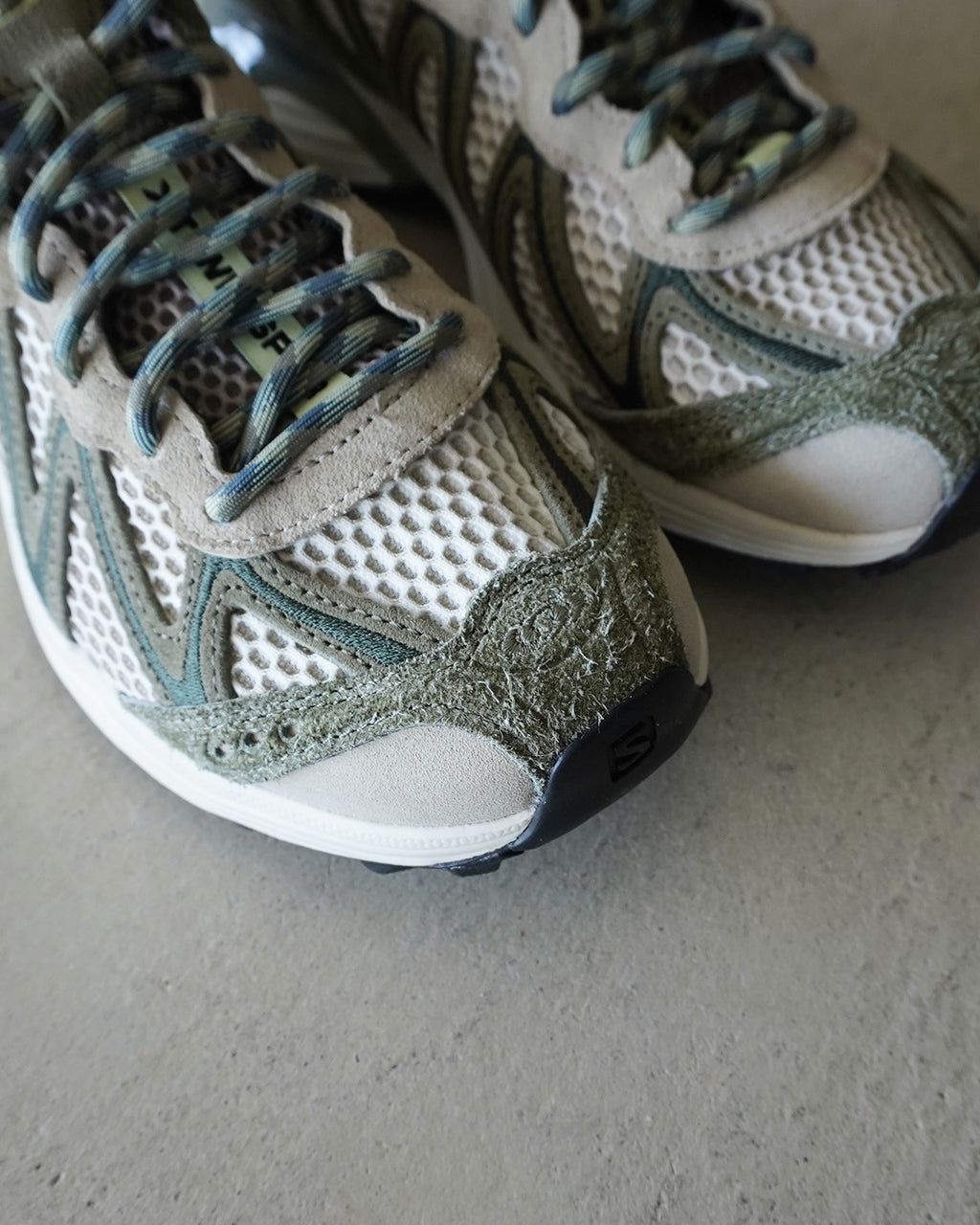 SALOMON サロモン XT-WHISPER EMBROIDERY スニーカー 靴 レディース