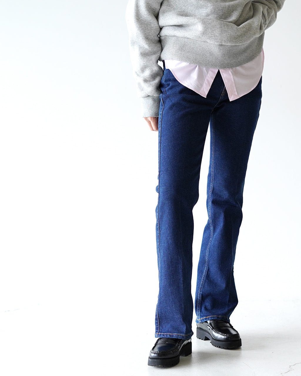 美品　THE SHINZONE   フレアデニム　23SMSPA01   32 THE SHINZONE シンゾーン フレア デニム FLARE DENIM 23SMSPA01