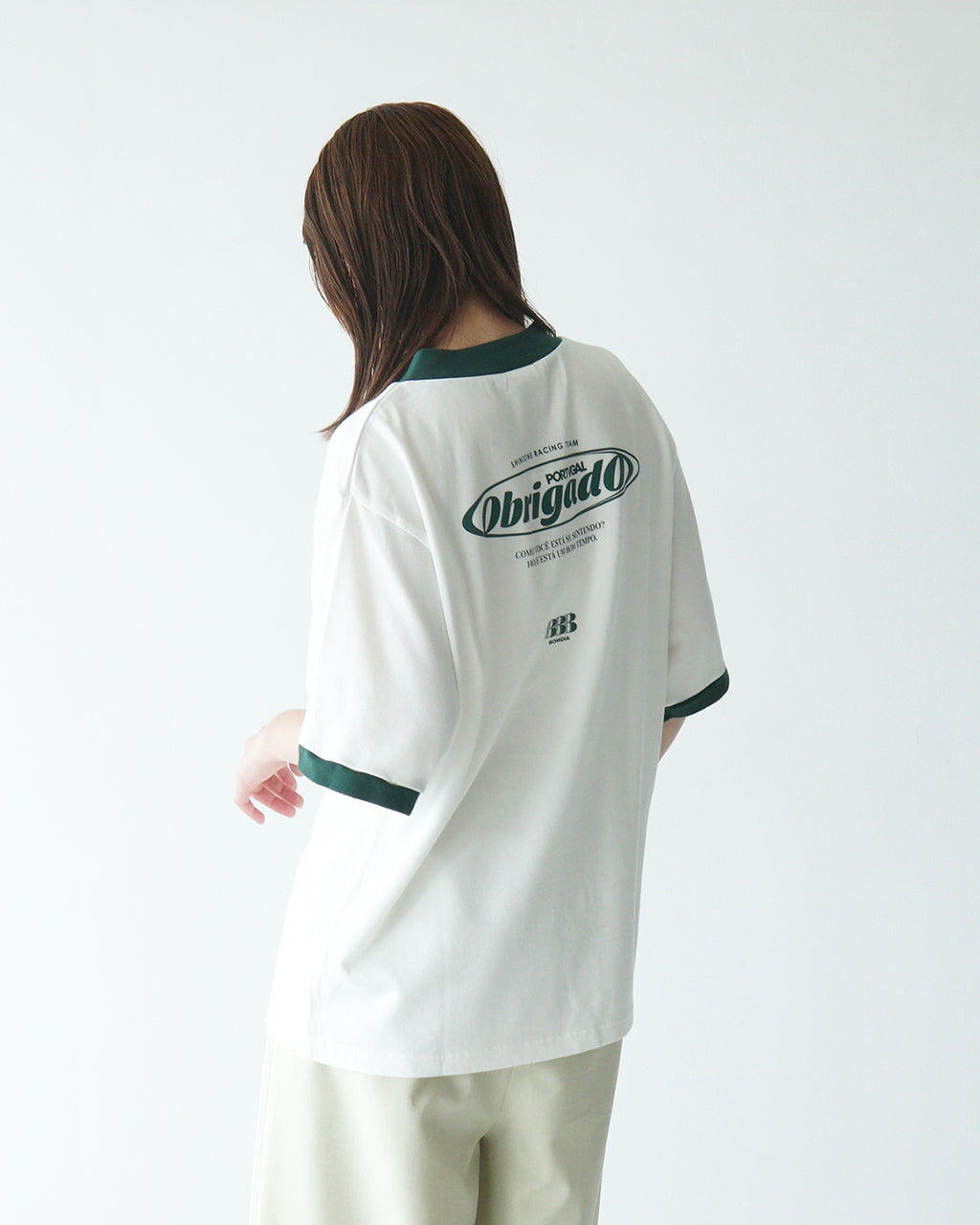 THE SHINZONE シンゾーン オブリガード 半袖Tシャツ ロゴ Vネック カットソー プレーティング天竺 フットボール風 バックプリント OBRIGADO TEE 25MMSCU02【送料無料】