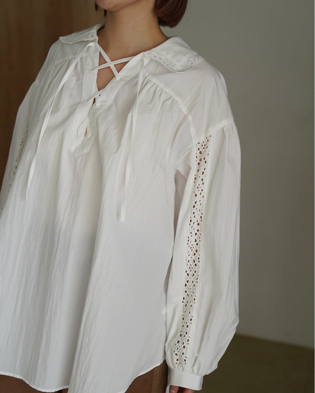 LACE-UP BLOUSE 26SMSBL02