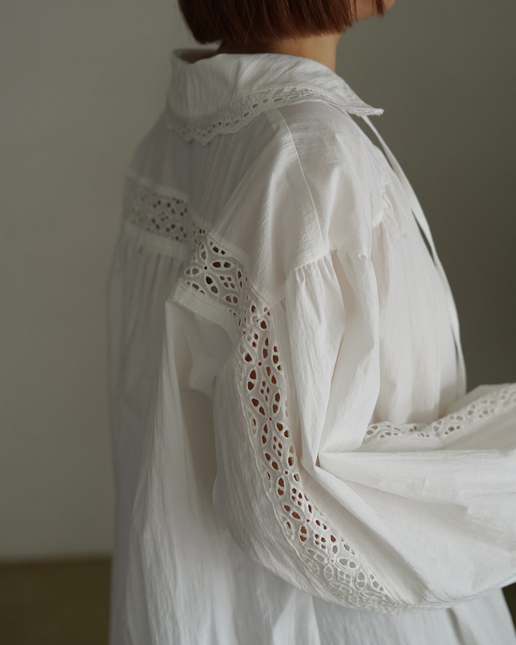 LACE-UP BLOUSE 26SMSBL02