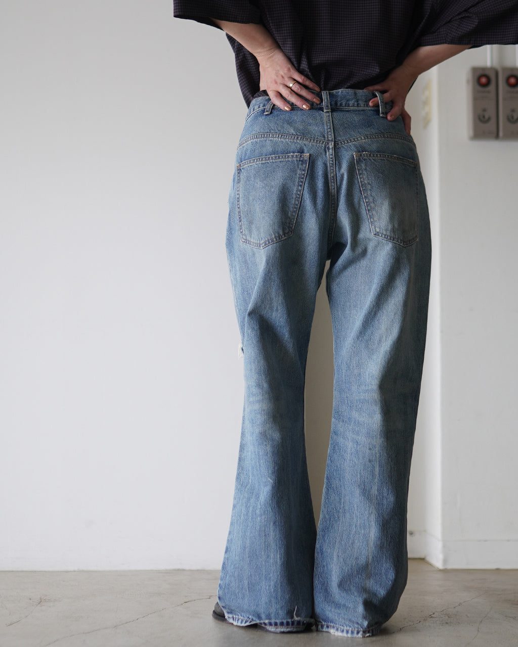 KENDRICK (DISTRESSED JEANS) COM-26F-DM01