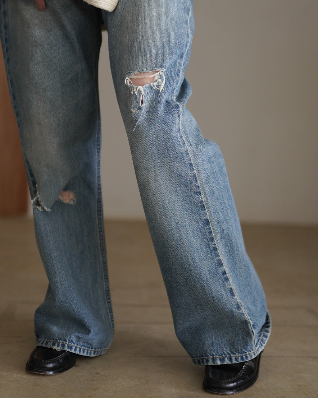 KENDRICK (DISTRESSED JEANS) COM-26F-DM01