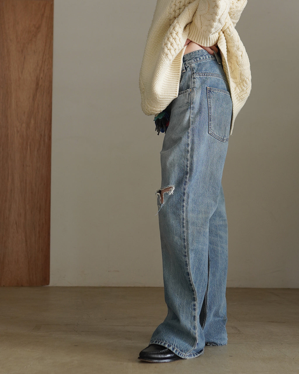 KENDRICK (DISTRESSED JEANS) COM-26F-DM01