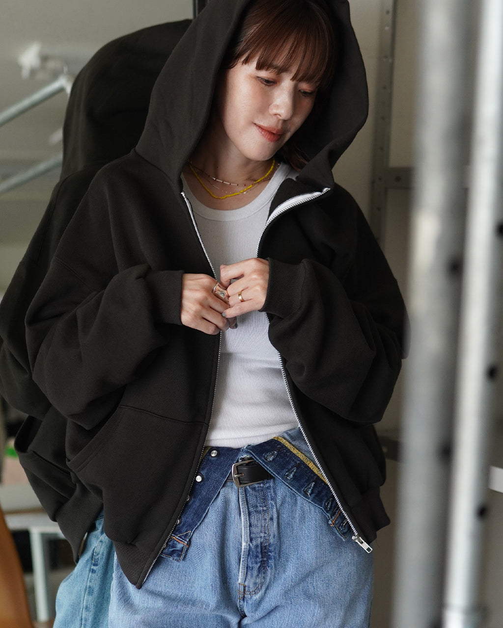 WHITE ZIP HOODIE COM-26S-CU04