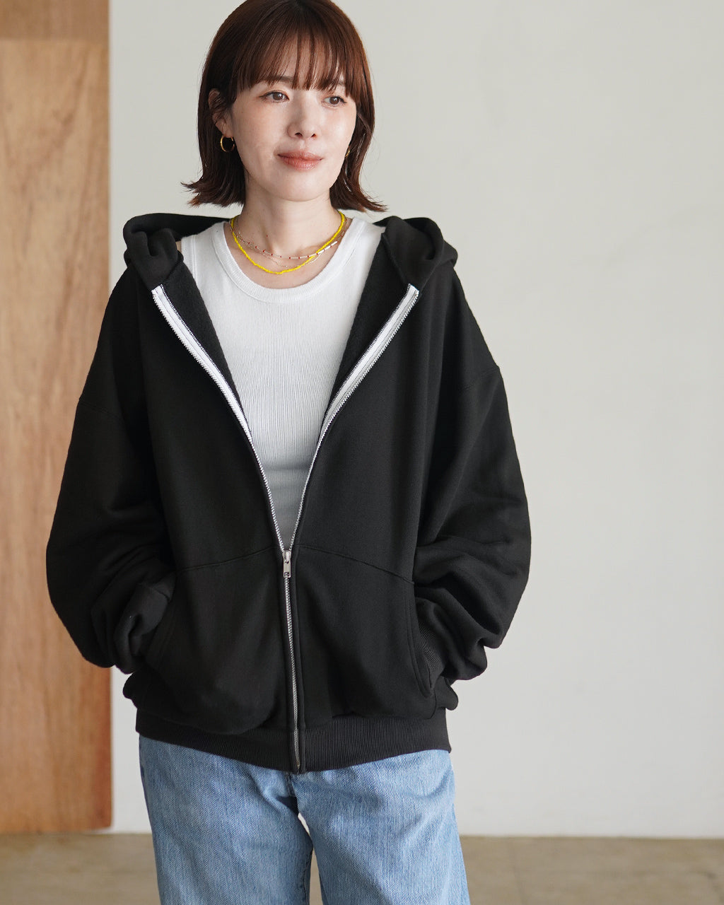 WHITE ZIP HOODIE COM-26S-CU04