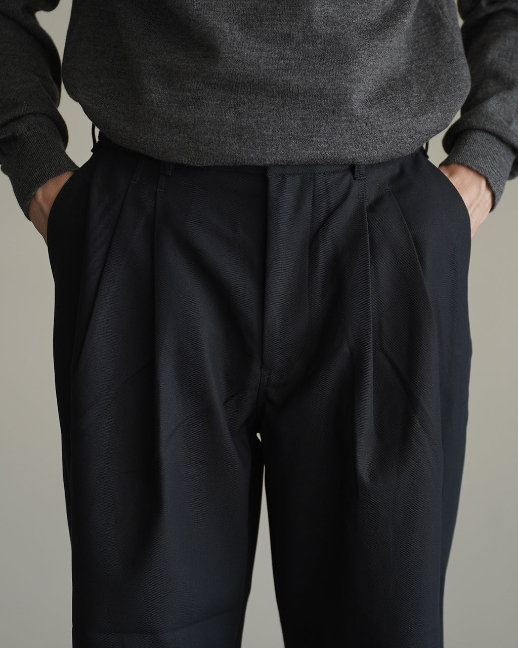 Deep tuck pressed pants PT05263