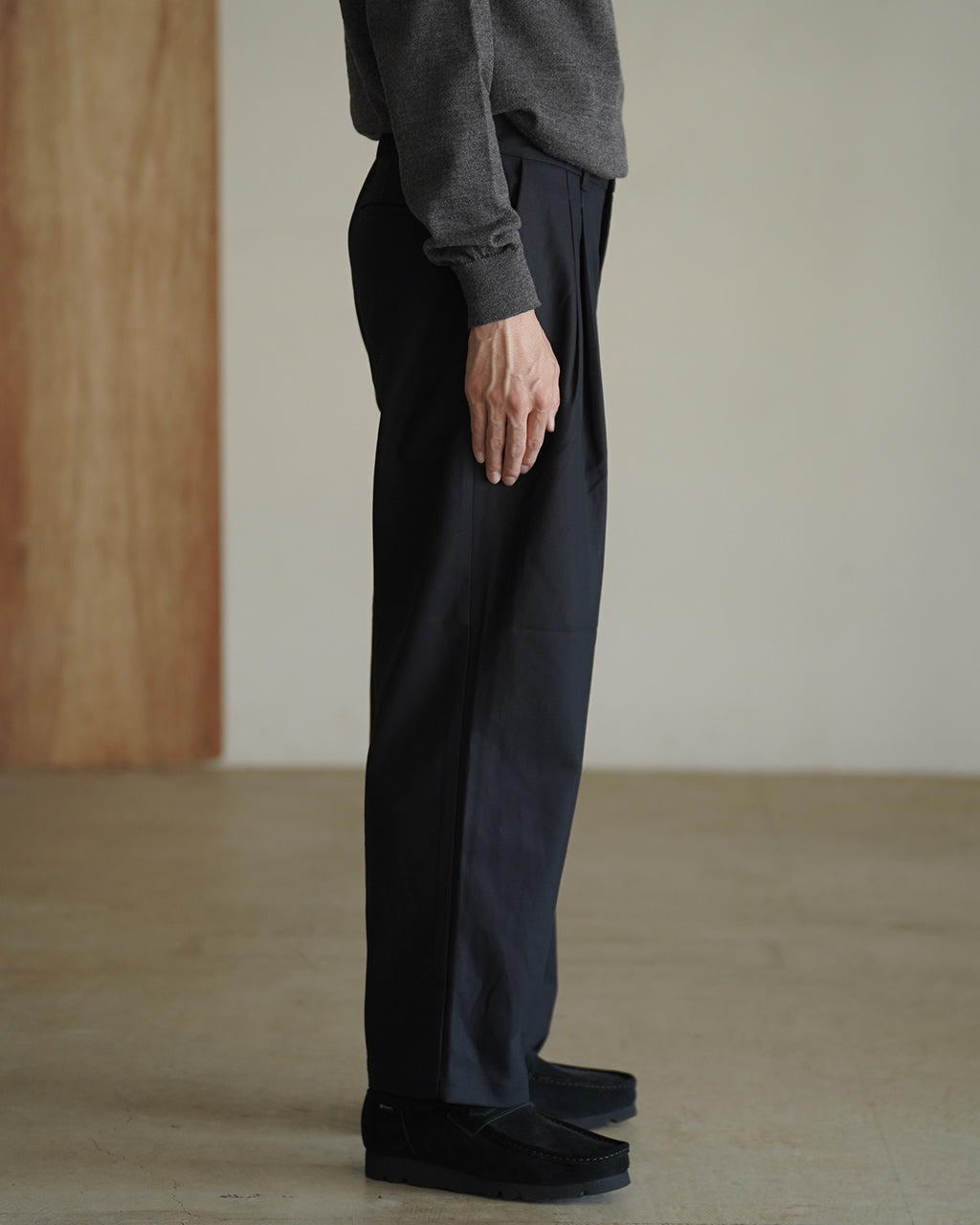 Deep tuck pressed pants PT05263