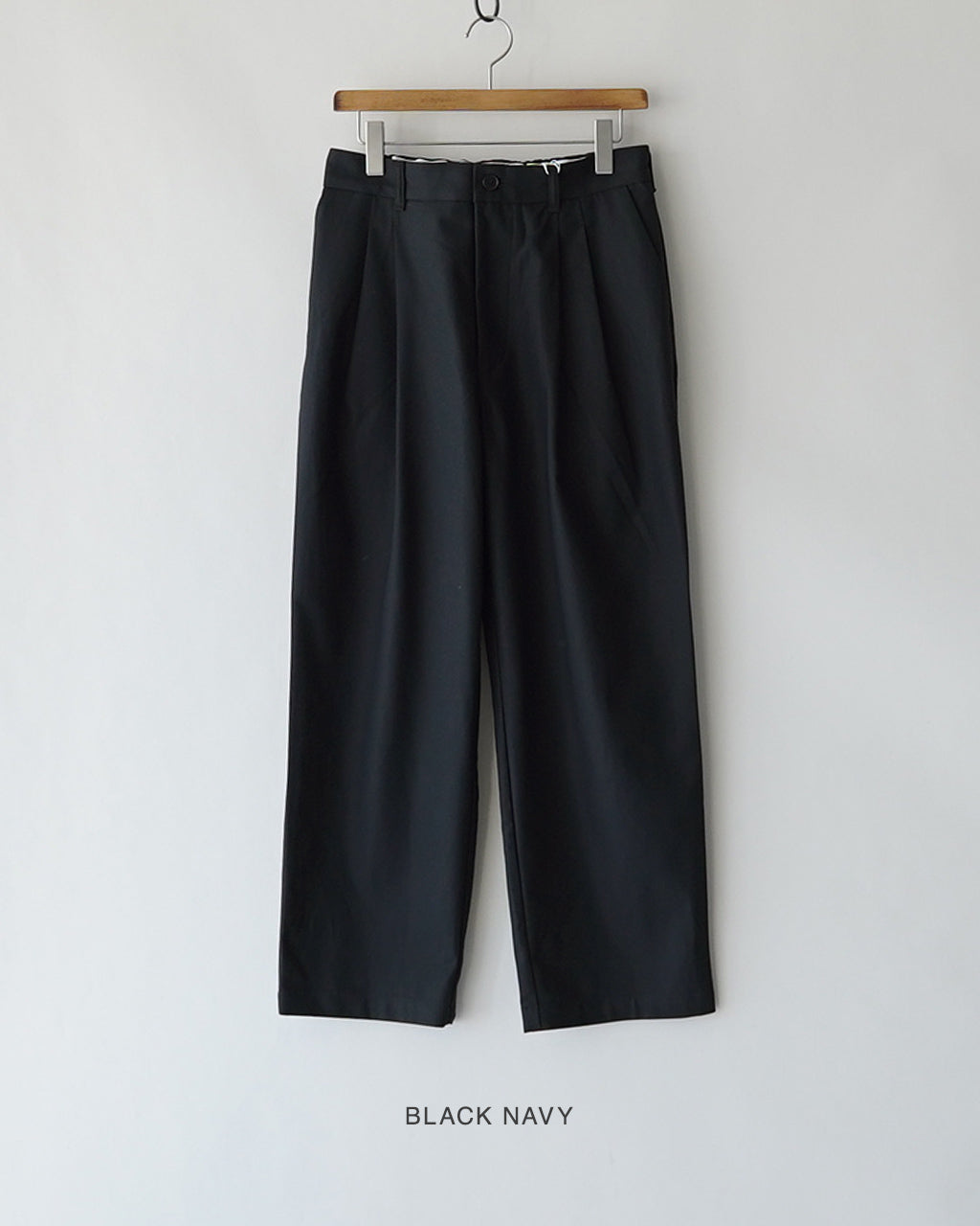 Deep tuck pressed pants PT05263