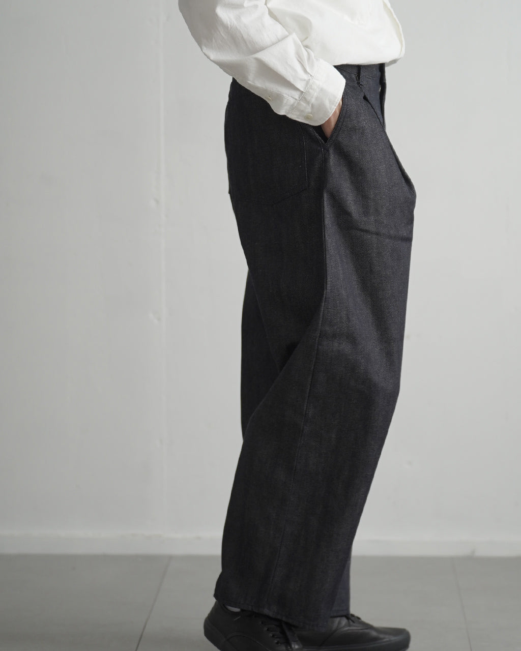 Deep tuck wide denim pants DN01253