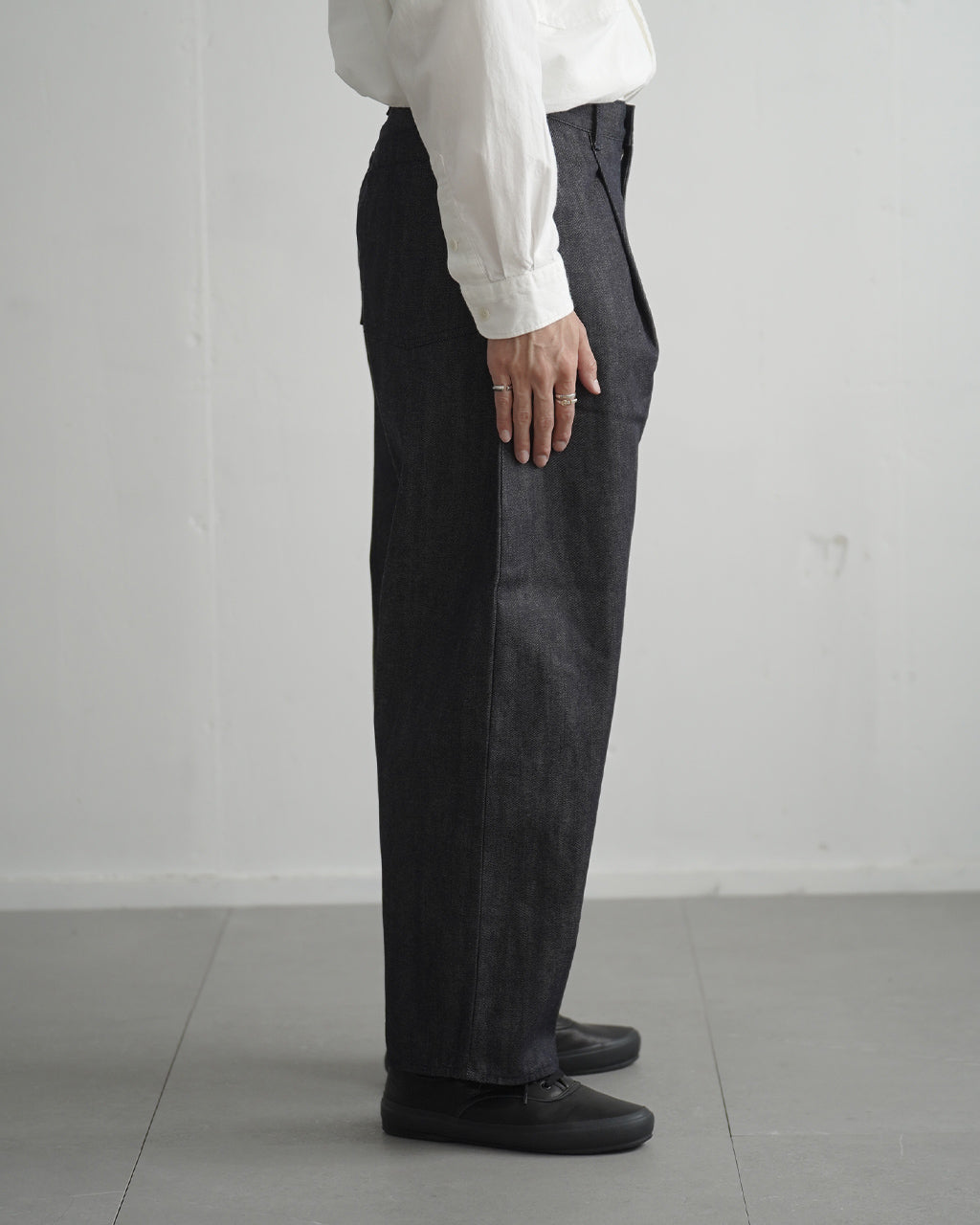 Deep tuck wide denim pants DN01253
